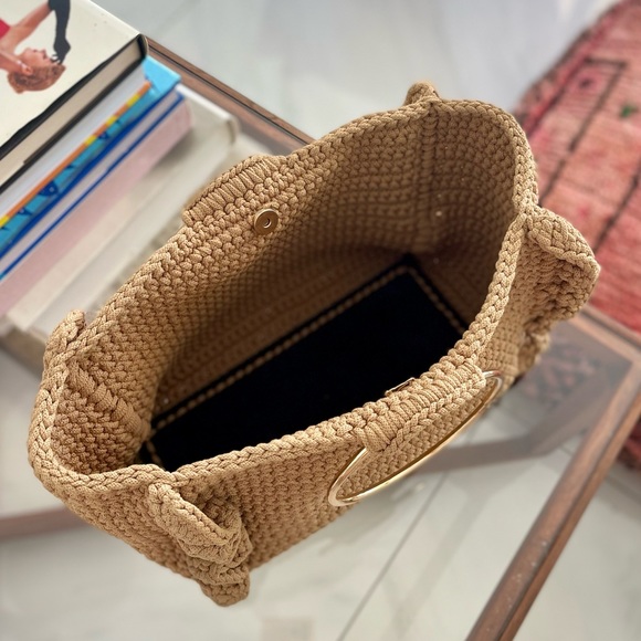 One and Only Crochet Ring Handle Tote once owned by @taramilktea ⭐️ Caramel - Picture 8 of 13